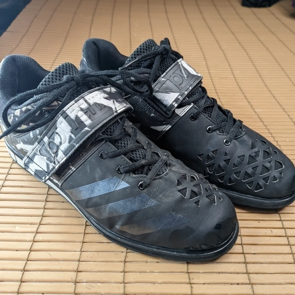 Adidas Powerlift 5 weightlifting shoes. Men's sz 12.VERSATILE WEIGHTLIFTING SH
